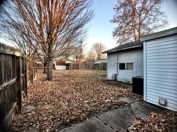 1722 N Jackson St, Litchfield, IL 62056